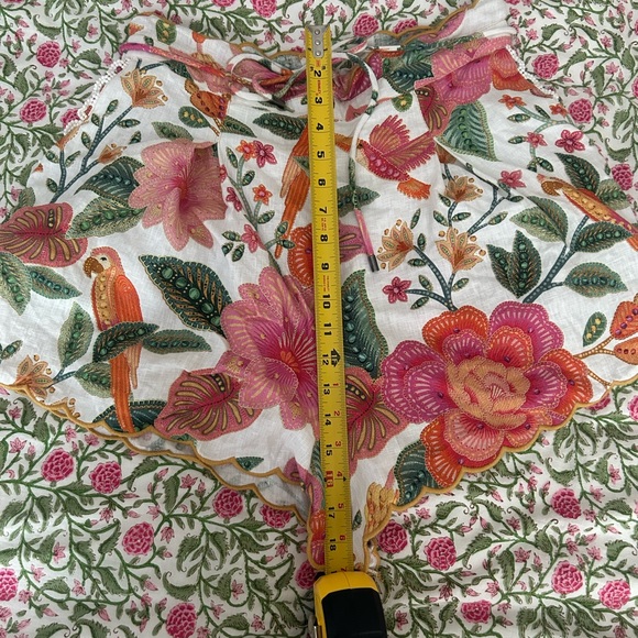 Farm Rio Macaw Bloom Scalloped 100% Linen Shorts - Size M/L - Picture 12 of 14